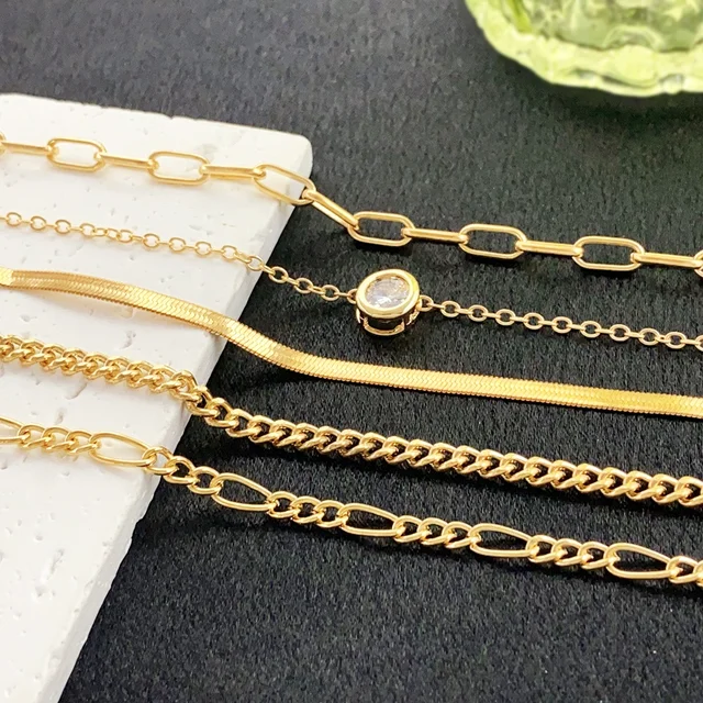 Classy - 5 Bracelets Set