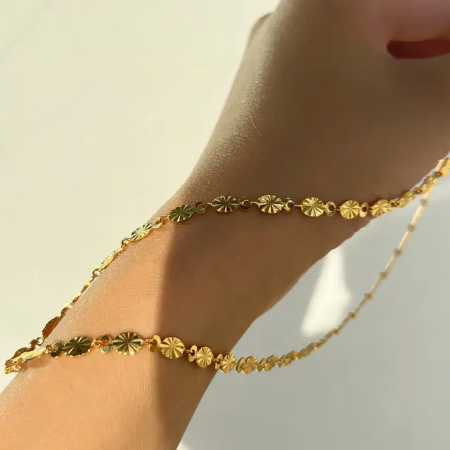 Chain of Flowers - Necklace