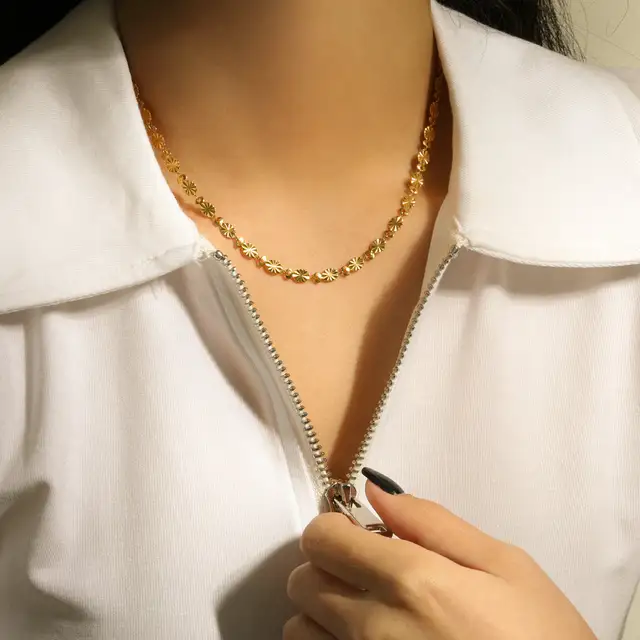 Chain of Flowers - Necklace