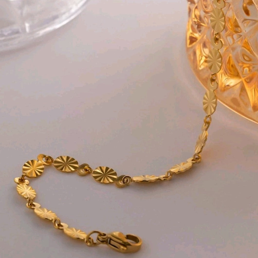 Chain of Flowers - Necklace