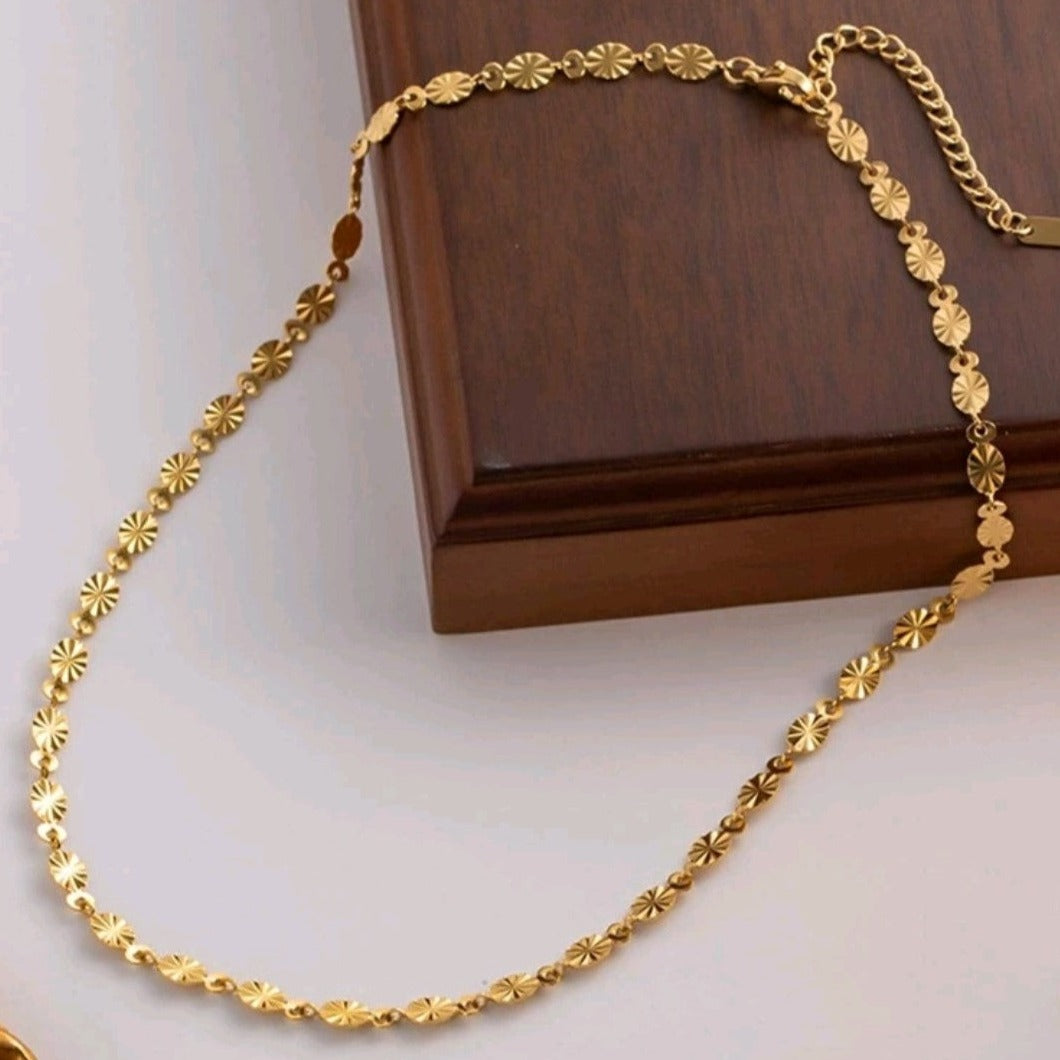 Chain of Flowers - Necklace