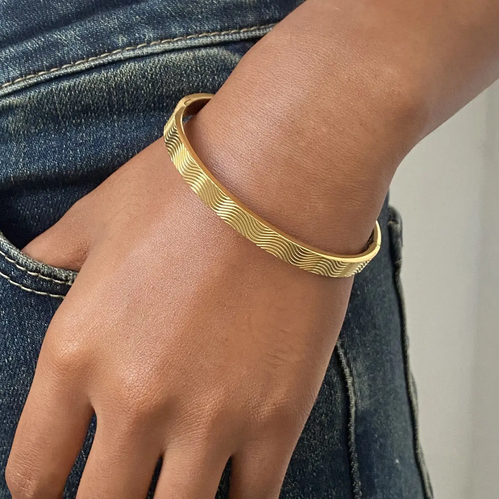 Waves of Love - Bangle