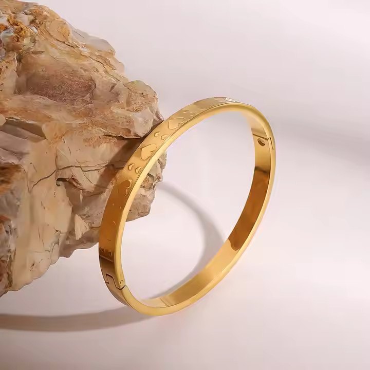 Engraved Love - Bangle