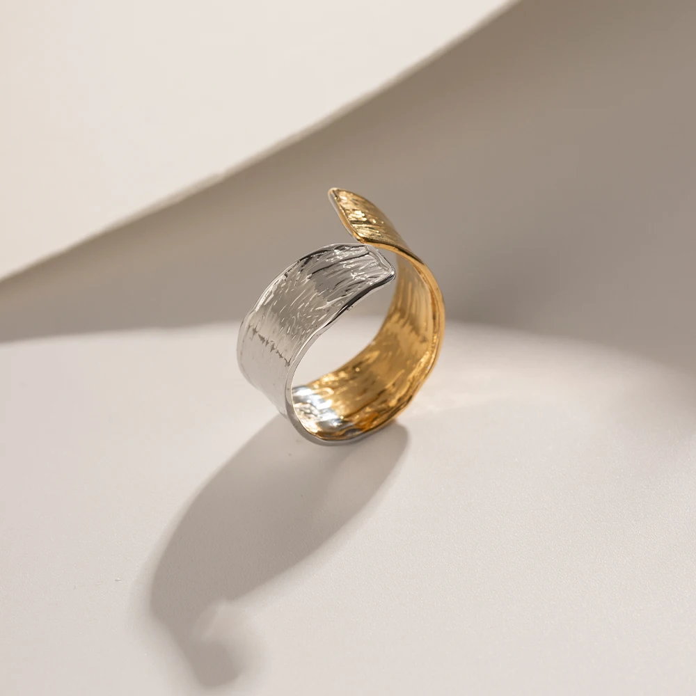 Edgy - Gold & Silver Ring