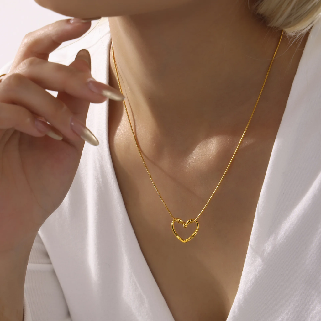 Heart on Bloom - Necklace